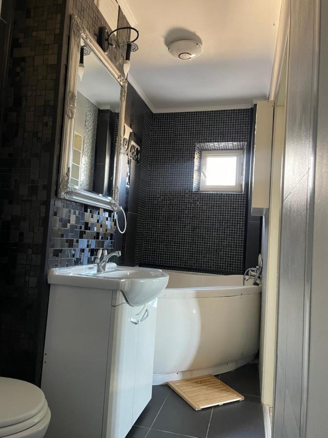 Apartament Cu 3 Dormitoare Jolie.M Apartment Galati Bagian luar foto